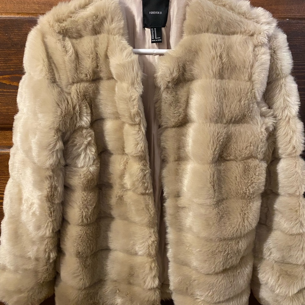 I bought it took the tag off never bien used.